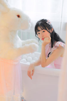 我们四个人换着来